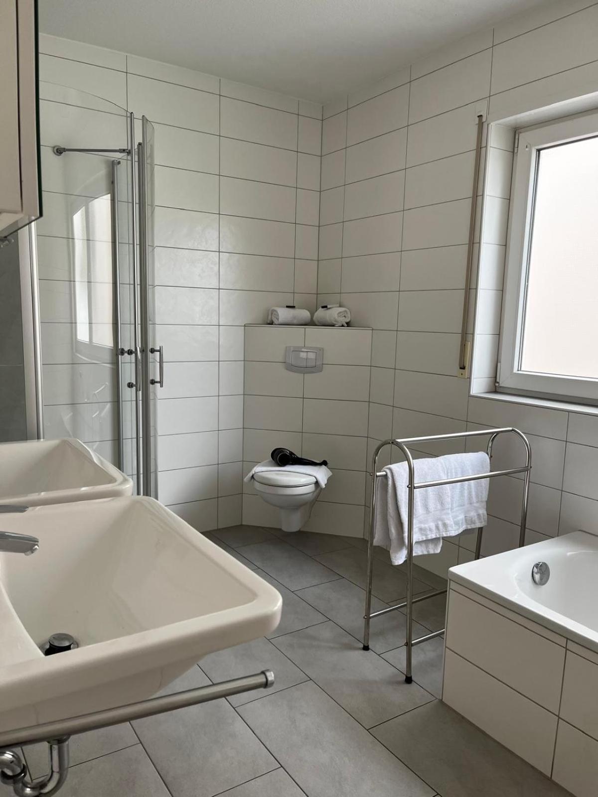Landgasthof Zur Sonne I Hotel & Restaurant Neuburg am Rhein Zewnętrze zdjęcie
