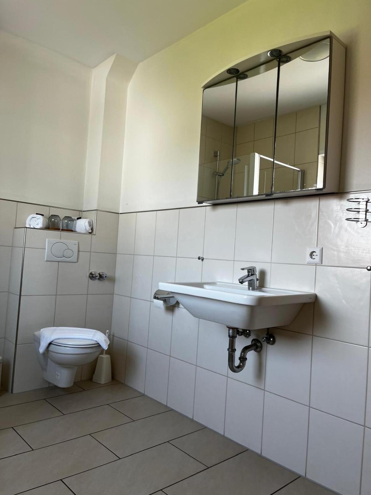 Landgasthof Zur Sonne I Hotel & Restaurant Neuburg am Rhein Zewnętrze zdjęcie