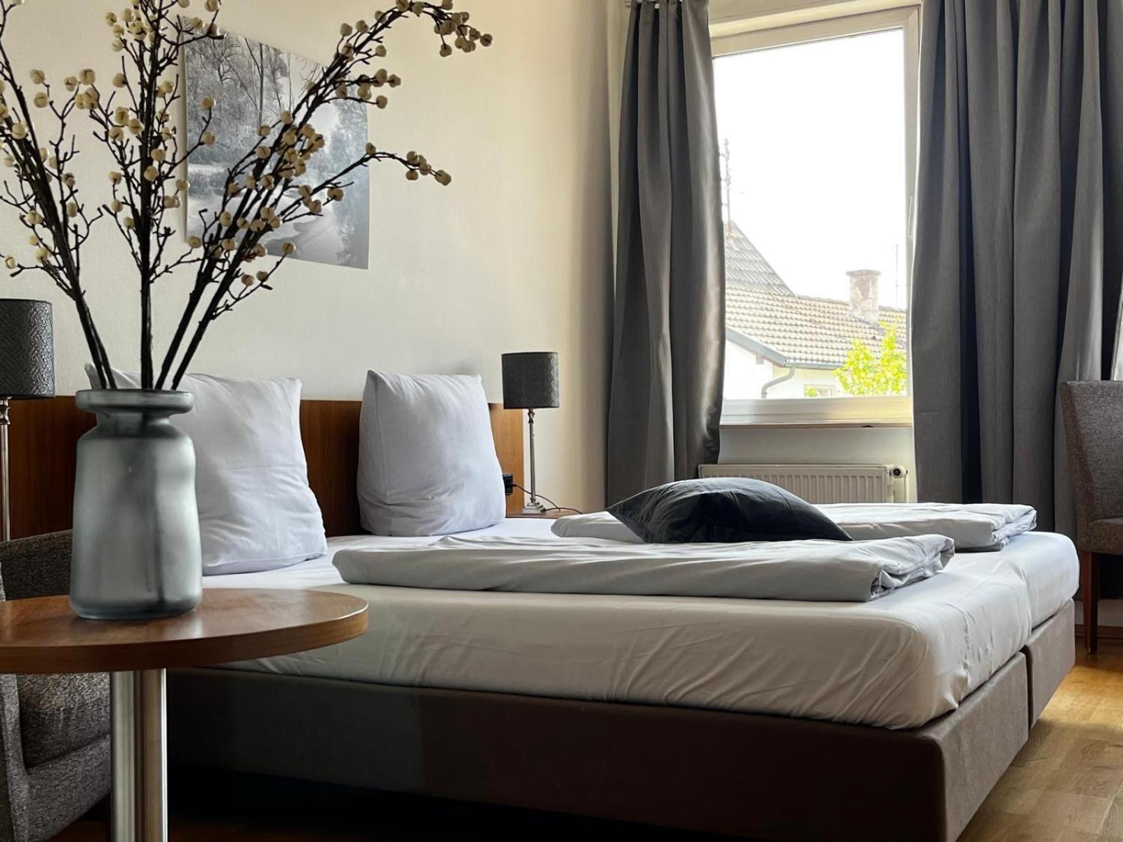 Landgasthof Zur Sonne I Hotel & Restaurant Neuburg am Rhein Zewnętrze zdjęcie