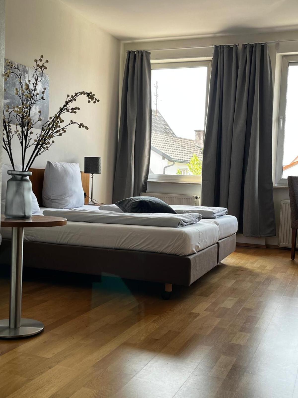 Landgasthof Zur Sonne I Hotel & Restaurant Neuburg am Rhein Zewnętrze zdjęcie