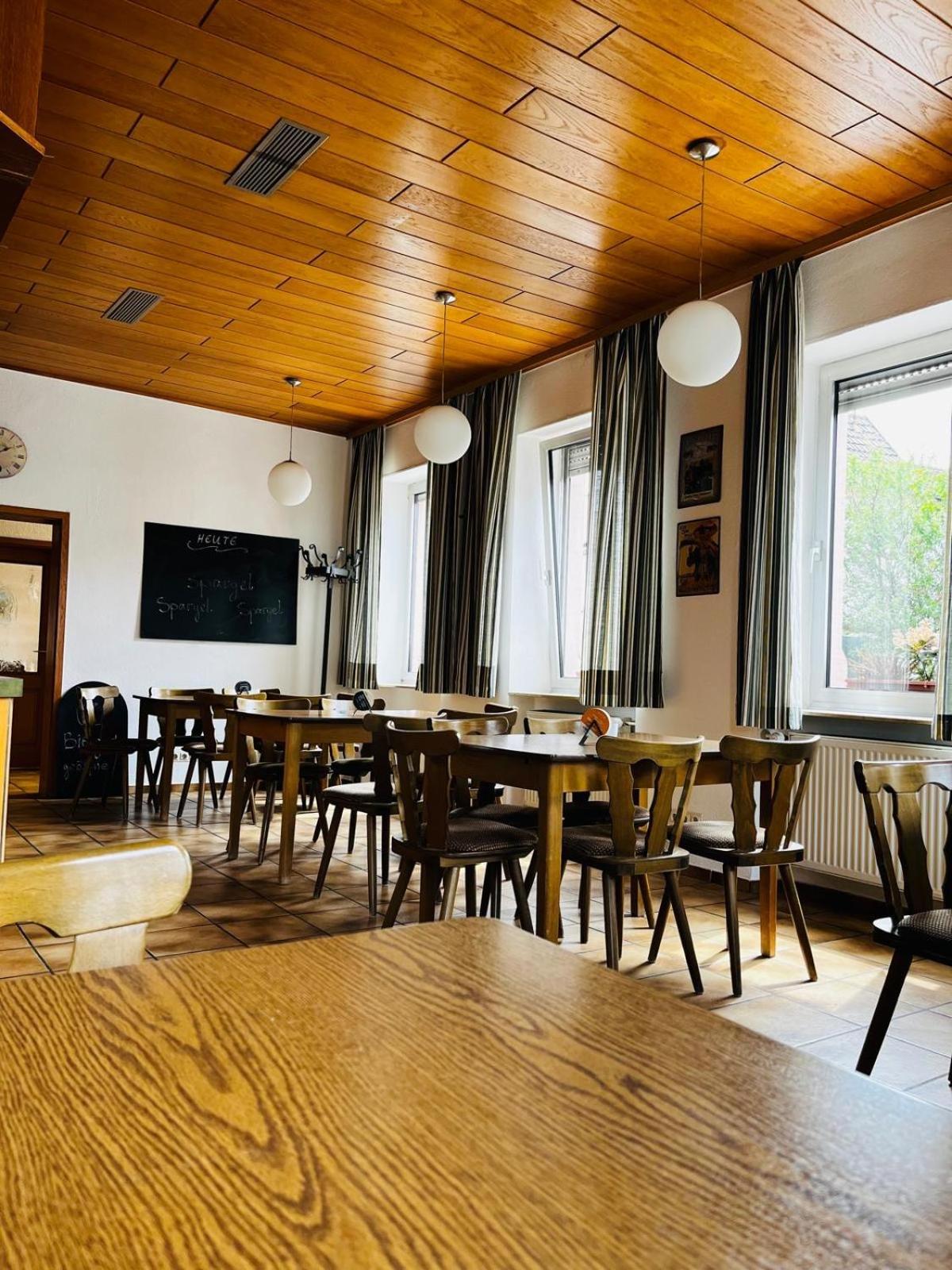 Landgasthof Zur Sonne I Hotel & Restaurant Neuburg am Rhein Zewnętrze zdjęcie