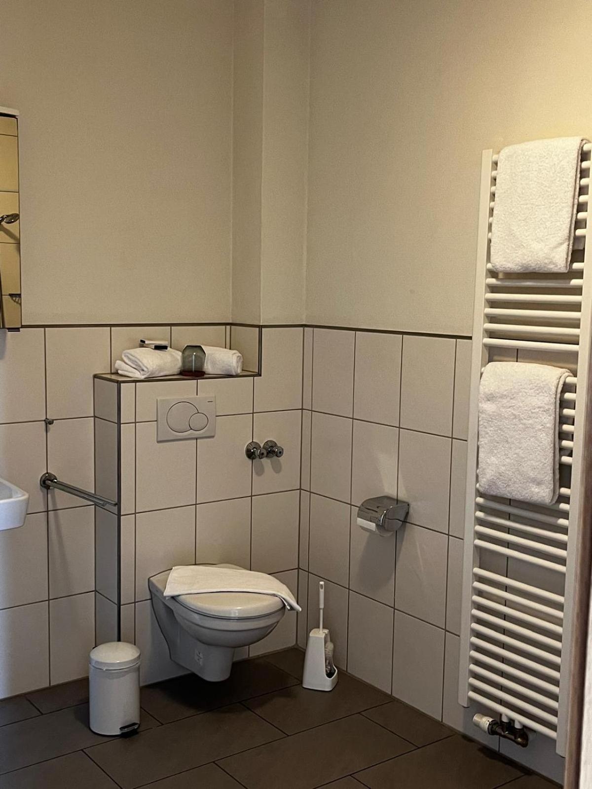 Landgasthof Zur Sonne I Hotel & Restaurant Neuburg am Rhein Zewnętrze zdjęcie